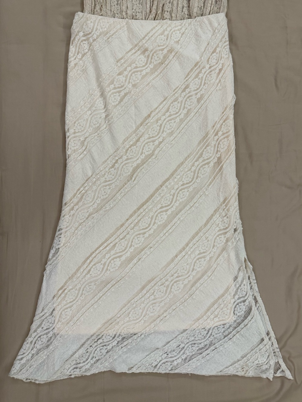Cream Floral Lace Diagonal Tiered Maxi Skirt with Slit
